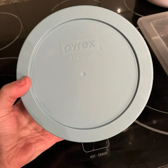 Pyrex Star Wars Storage Container - Picture 3 of 3